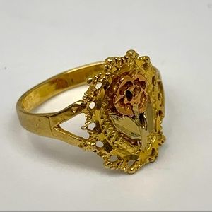 Vintage 14K Yellow Gold Handmade Flower Ring Marked AJM 14K Weighs 2.2 G Size 7